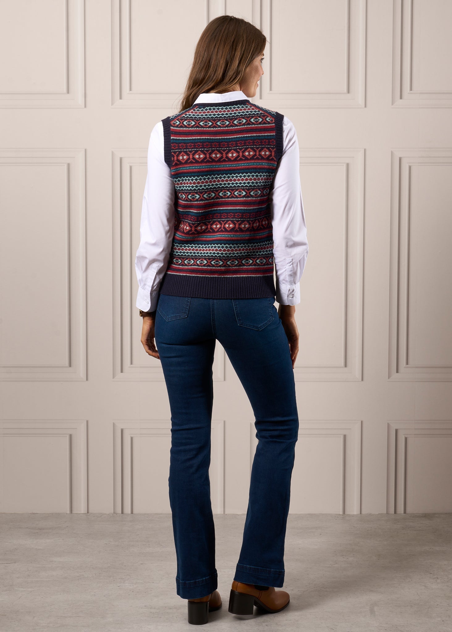 Amelia Ladies Fair Isle Sleeveless Crew Neck Jumper In Navy