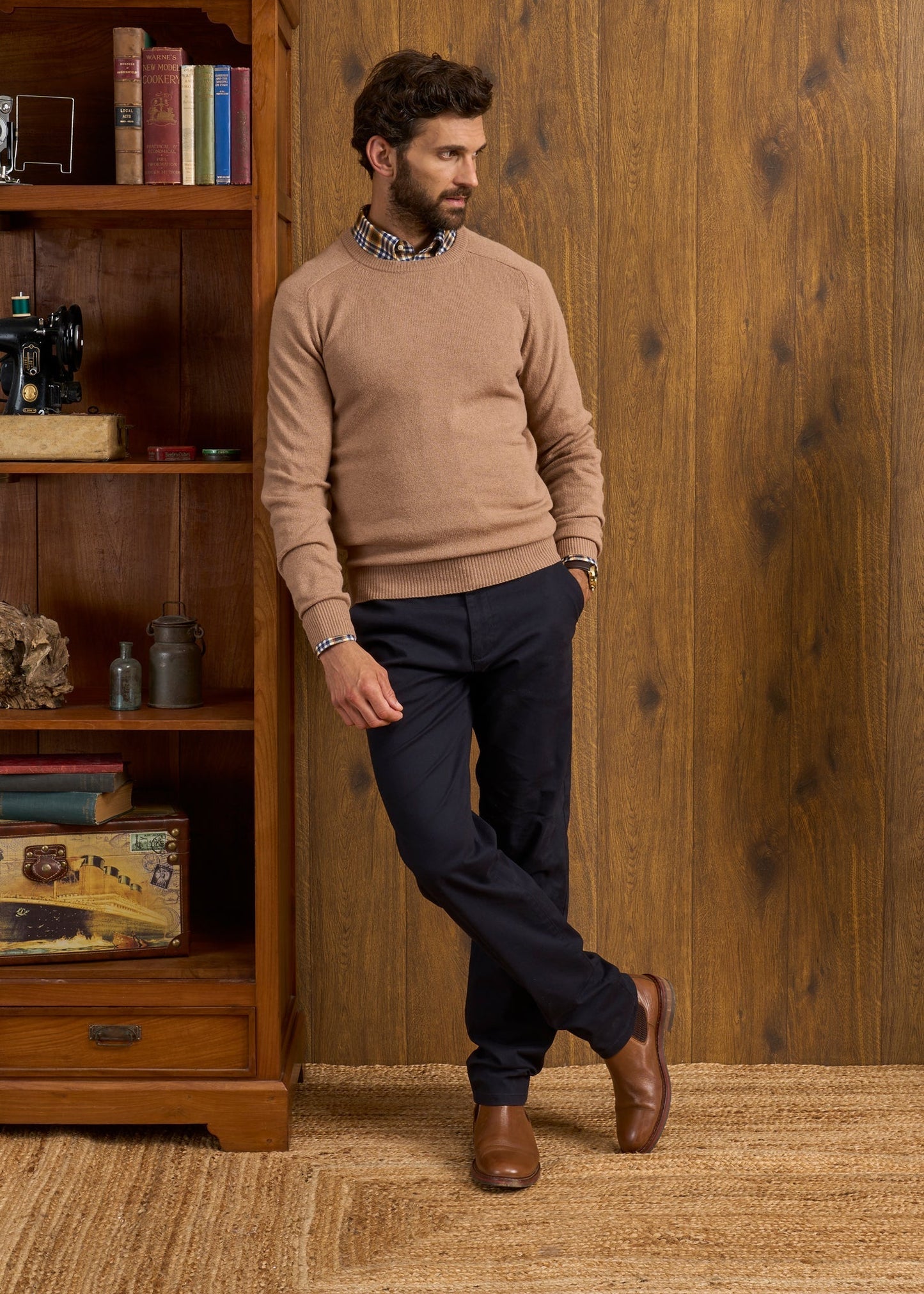 Lenzie Men's Lambswool Jumper In Camel