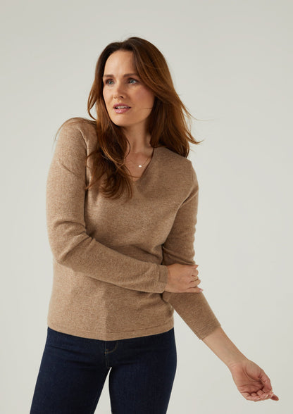 Ladies Geelong Lambswool Vee Neck Jumper In Colt