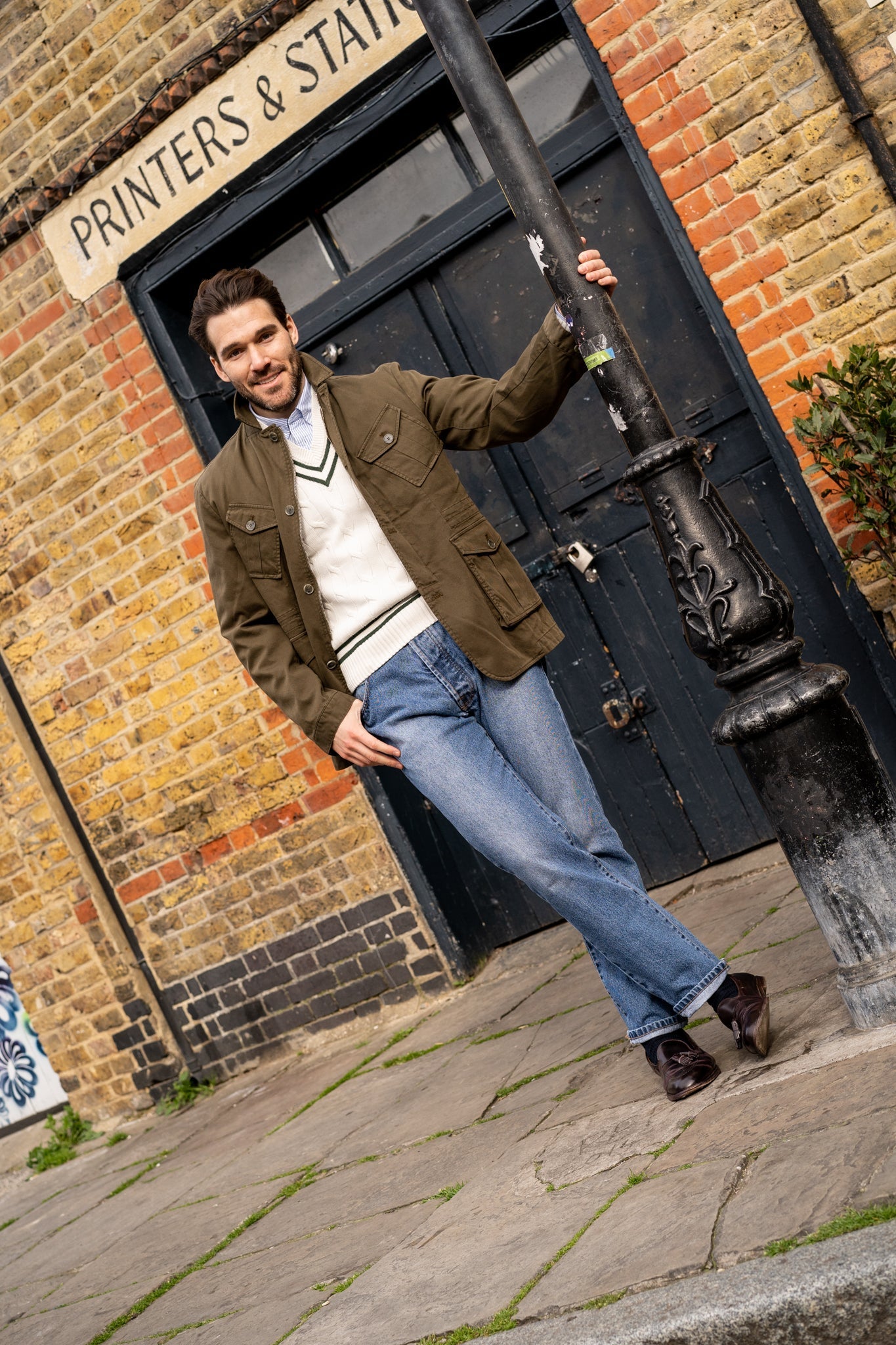 Casual men's jacket in olive green.